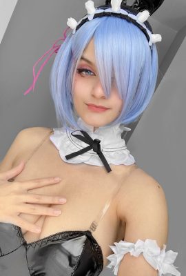 นาก – กระต่าย Rem