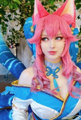 (เลดี้ เมลาโมริ) ถ่ายแบบ Ahri