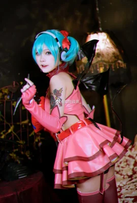 Hatsune Miku@supersweetsupersad_ (8 ภาพ)