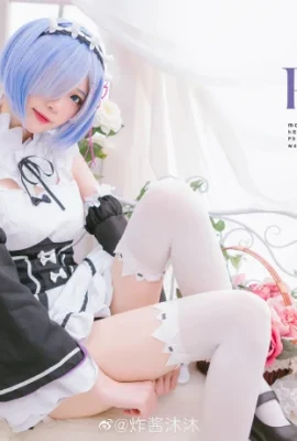 “Re: ชีวิตในโลกที่แตกต่างจากศูนย์” คอสเพลย์เซ็กซี่ Rem Maid[CN: Zhajiang Mumu](13 ภาพ)