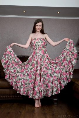 คนสวย คุณยืนทำสิ่งนี้ได้ยังไง! Emily Bloom (120 ภาพ)