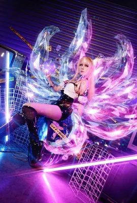 League of Legends KDA Ahri: @二奇 ตกหลุมพรางใหม่ทุกวัน Akali: @A_正风(10 ภาพ)