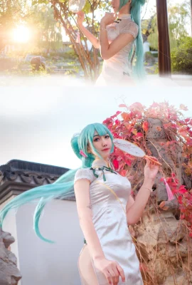 Hatsune Miku Hatsune Shaoka @Ichiban_Ichiban Kasuga Momo (9 ภาพ)