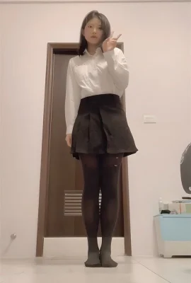 ภาพถ่ายส่วนตัวขนาดใหญ่ของสาวงามปกขาว OL!  (33 ภาพ)