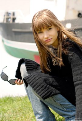 โปสการ์ด Anya จาก The Edge ของ MPLstudios (73 ภาพ)