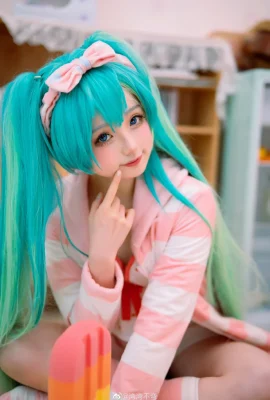 ชุดนอน Hatsune Miku ver @万万不 โค้ง (9 ภาพ)