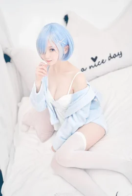 Rem จาก Zero – การเริ่มต้นชีวิตในอีกโลกหนึ่ง @-Naze Yachichi- (9 ภาพ)