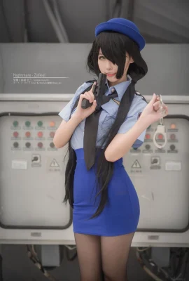 โมโมโกะ อาโออิ ควาย สามตำรวจสาวสุดบ้า