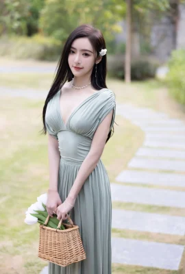 王馨瑤Yanni 豆綠色連衣裙白色泳衣 (108 Photos)