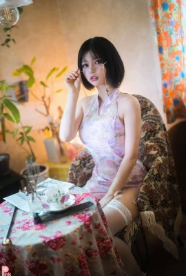 U.Hwa – Mood Pink (81 ภาพถ่าย)