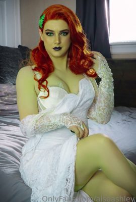 แอชลีย์ บาร์รอน – เจ้าสาว Poison Ivy