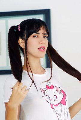 ตุ๊กตาเลนี่ลิฟวิ่ง (89 ภาพถ่าย)