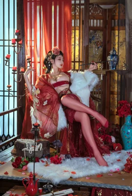 Coser beauty Yunxi Xi Naitao และ Naixijiang ธีมโรแมนติกซ่องที่สวยงามน้องสาวเซ็กซี่แสดงรูปร่างอวบอ้วนในภาพถ่ายที่เย้ายวนในชุดคลาสสิก