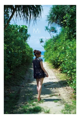 Aizawa Minami Photo Collection MI (116 รูปภาพ)