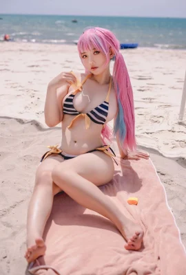 Messie Huang Aqua บิกินี่