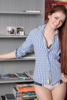 Carly – นำเสนอ (ภาพถ่าย 110 ภาพ)
