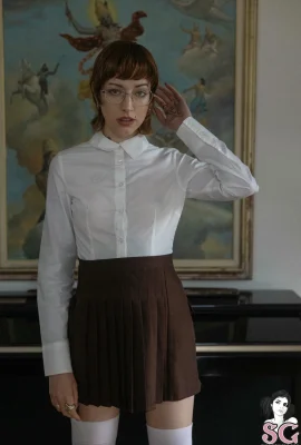 [สาวฆ่าตัวตาย] มิ.ย. 06, 2025 – Missfernandez – Piano Muse [ 61p ]