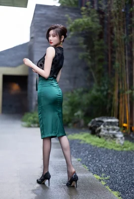 Yang Chenchen – กระโปรงยาวสีเขียว (100 ภาพ)