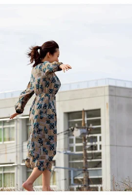 (全可れおな) ร่างกายไม่มีหลักวิทยาศาสตร์และเป็นที่ชื่นชอบในสายตาโดยไม่ จำกัด (33 ภาพถ่าย)